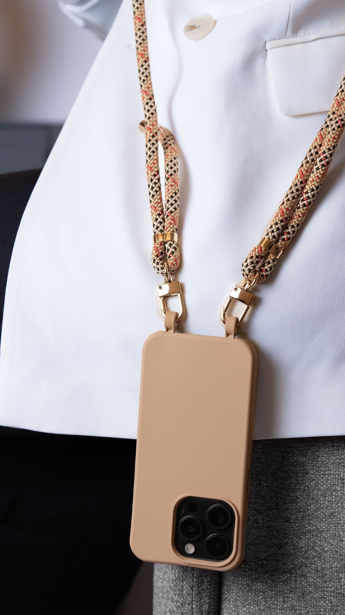 beige handyhüllen mit Ösen für iphones