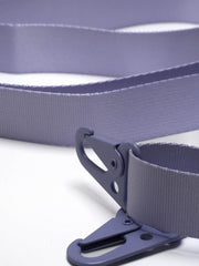 Handyband mit Karabiner Lavendel Traum - Susanno Breites lila Handyband – Handyhülle mit Band zum Umhängen für iPhone 16