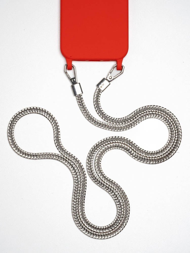 rote hülle mit silberne handykette